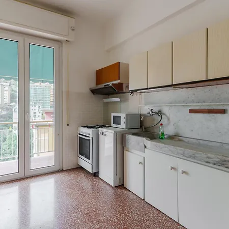Apartman Guesthost - Discover Bright Genova